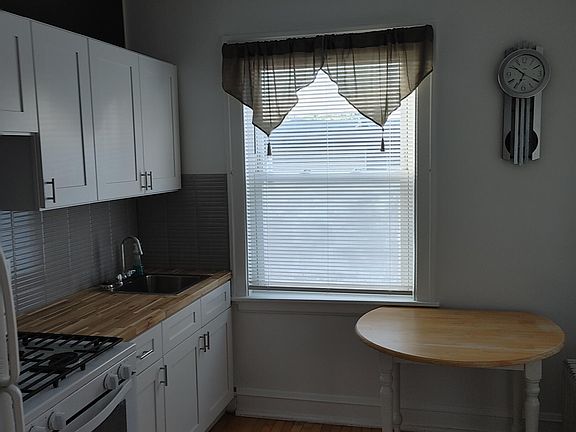 4th image of 6932 W Medill Ave