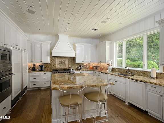 2nd image of 129 Hampstead Ct