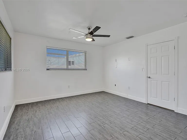 9240 SW 54th St — Photo 14