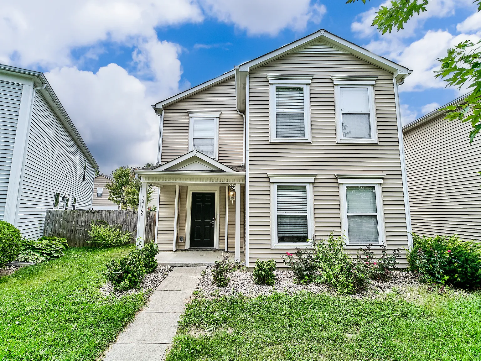 3 bed, 2.5 bath, 1940 sqft, $1,950 — Photo 1