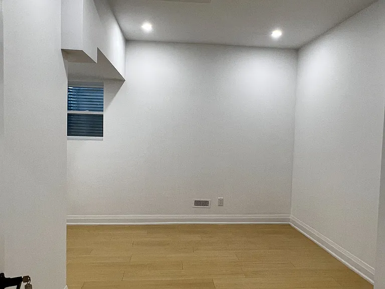 94 Carnegie Dr #BASEMENT — Photo 8