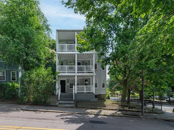 39 Glen Rd, Jamaica Plain, MA 02130