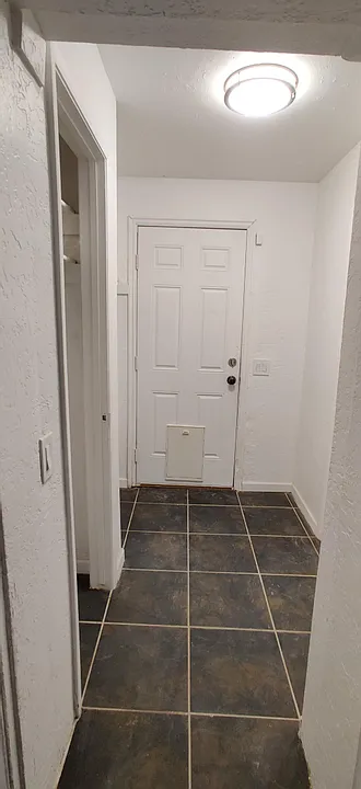 3 bed, 1302 sqft, $2,100 — Photo 3
