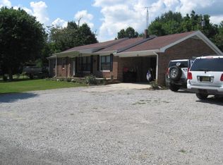 215 Hensley Ln, Livingston, TN 38570