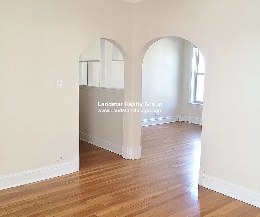 1st image of 2123 W Ainslie St #2