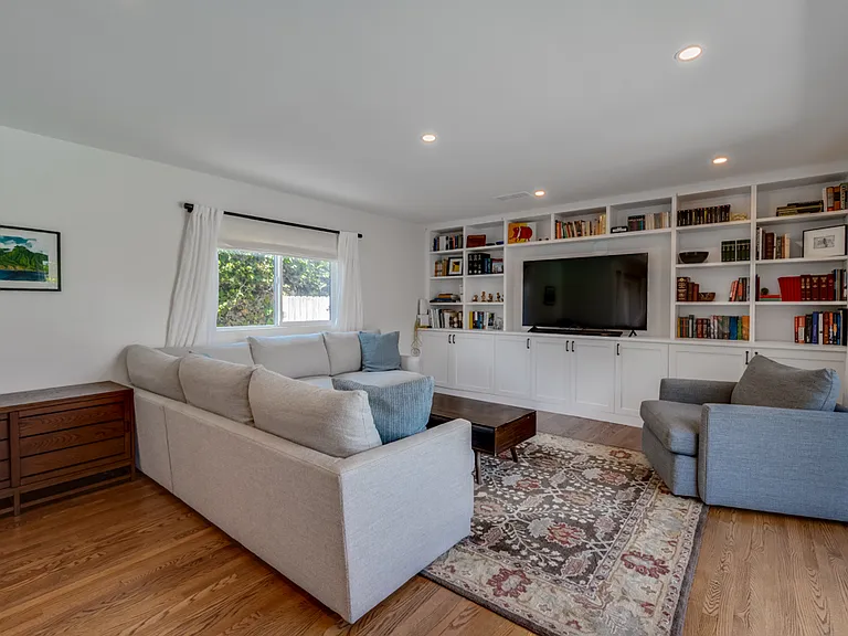 4778 Lucille Dr — Photo 16