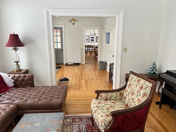 5th image of 167 School St