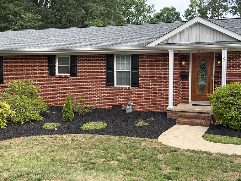 2012 S Mebane St #104 — Photo 3