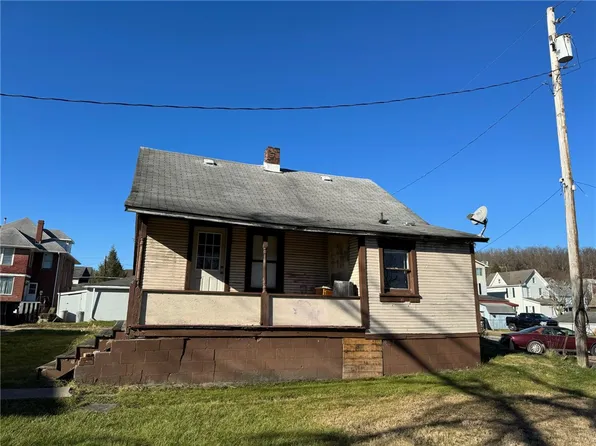 220 E Jackson St, Houston, PA 15342