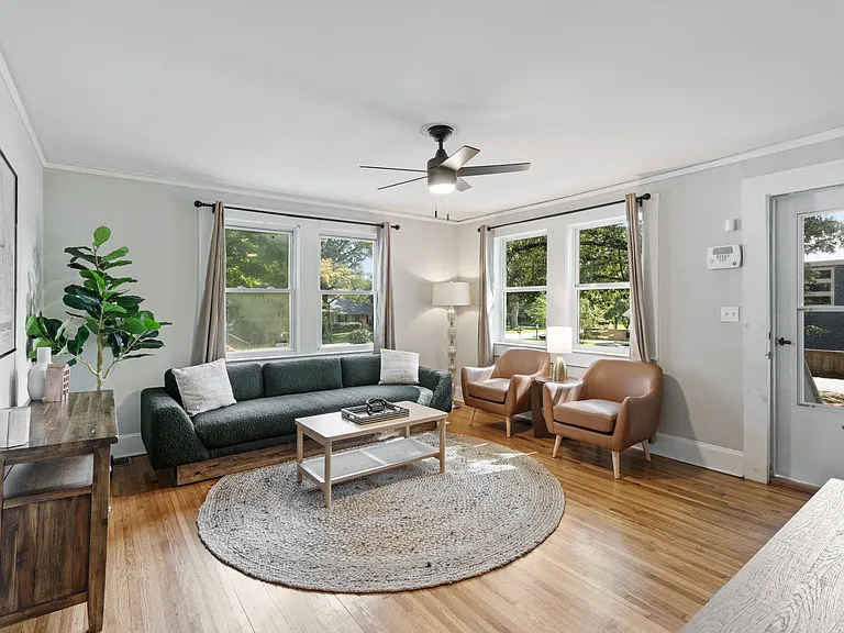 207 Brookside Ave — Photo 3
