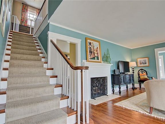 4th image of 306 Wilson Ave