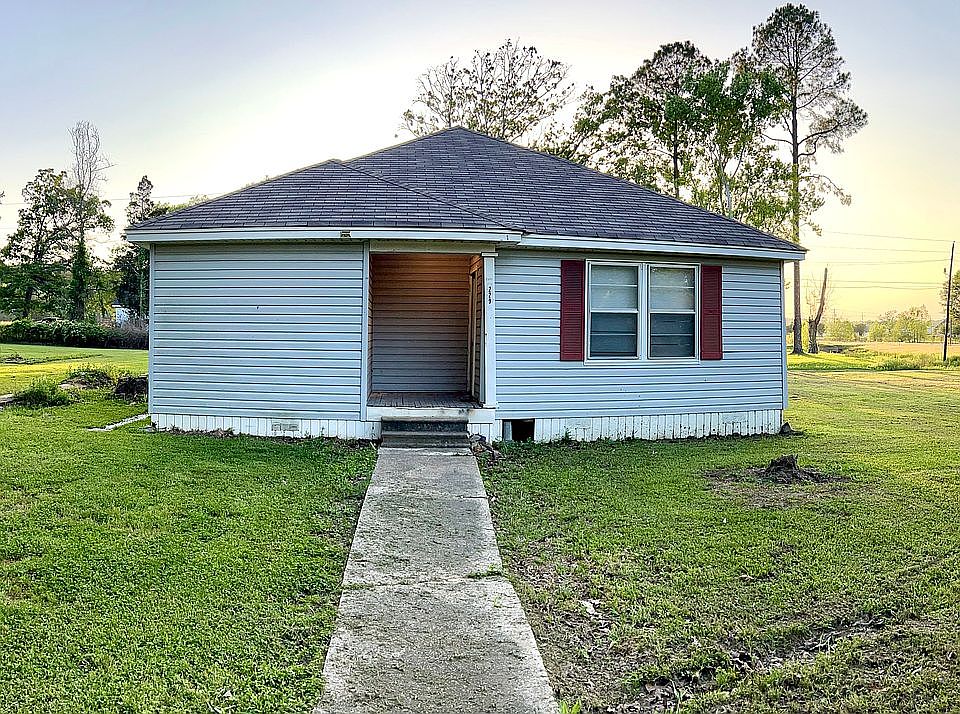 1st image of 229 2nd St Pinehill