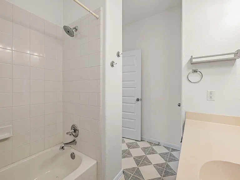 2821 Saville Loop — Photo 17