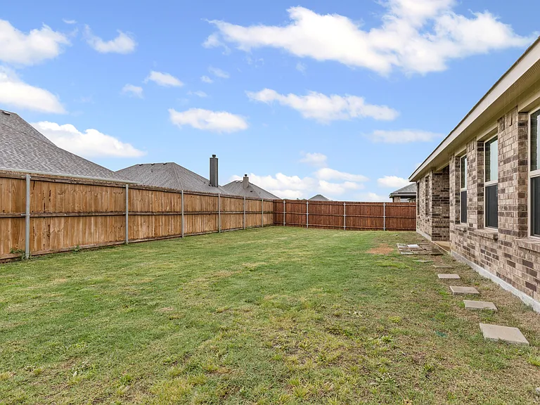 4807 Avion Dr — Photo 16