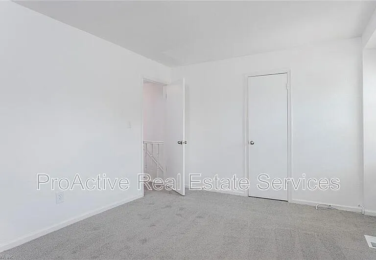 5684 Campus Dr — Photo 15