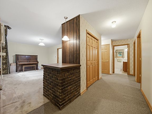 3rd image of 2087 Blackhawk Ln