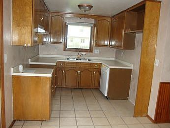 4th image of 3720 E River Dr