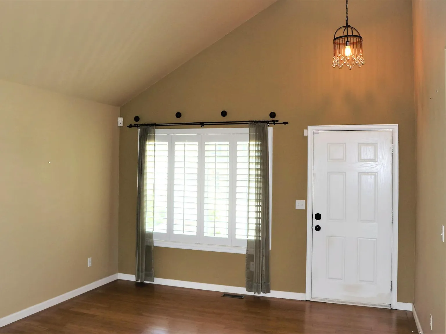 10318 Rotherwood Cir — Photo 2