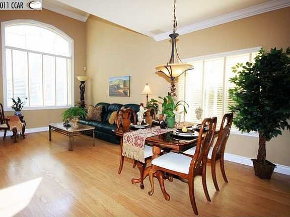 5th image of 196 Dove Creek Ln