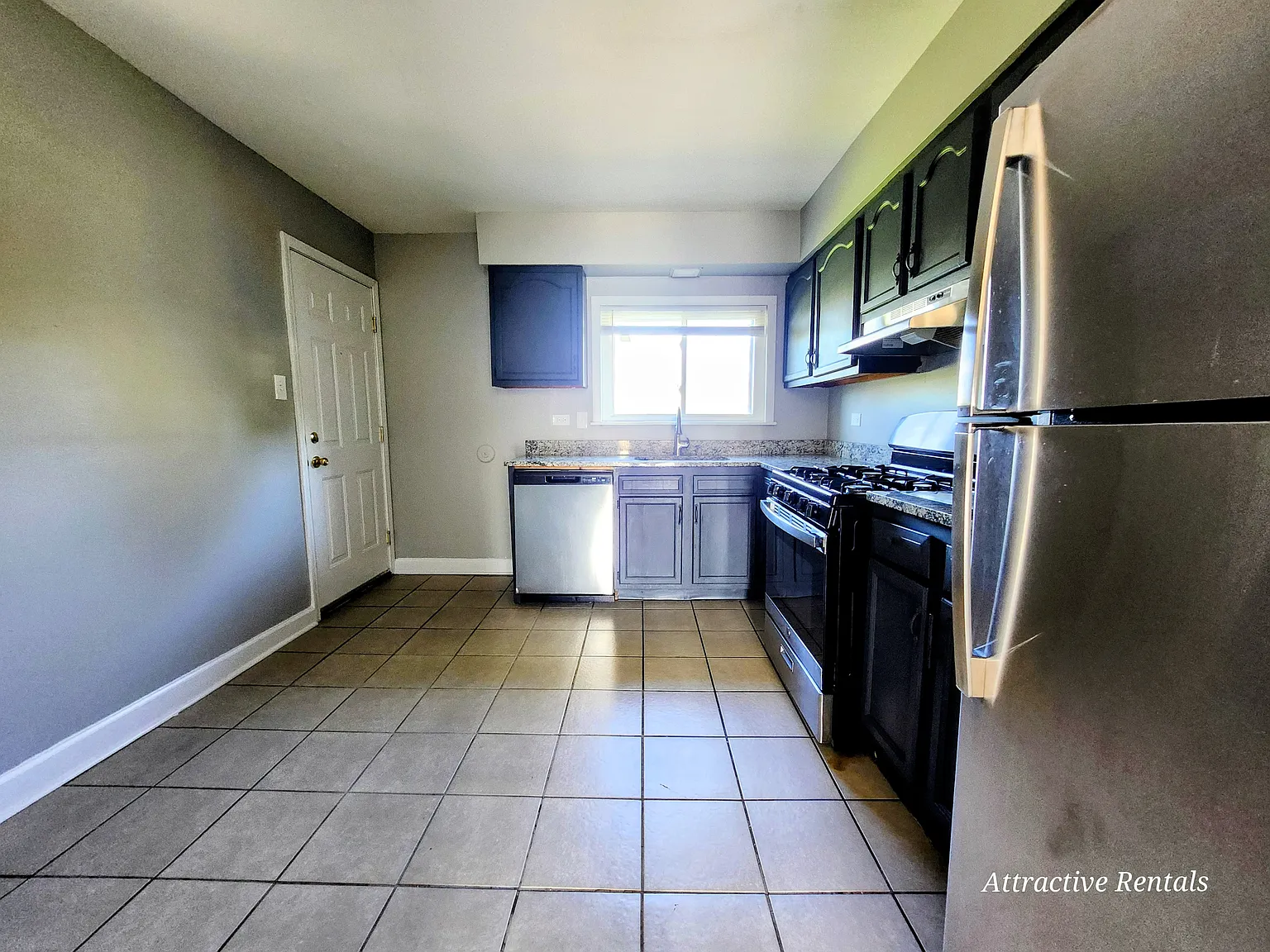 2 bed, $1,400 — Photo 3