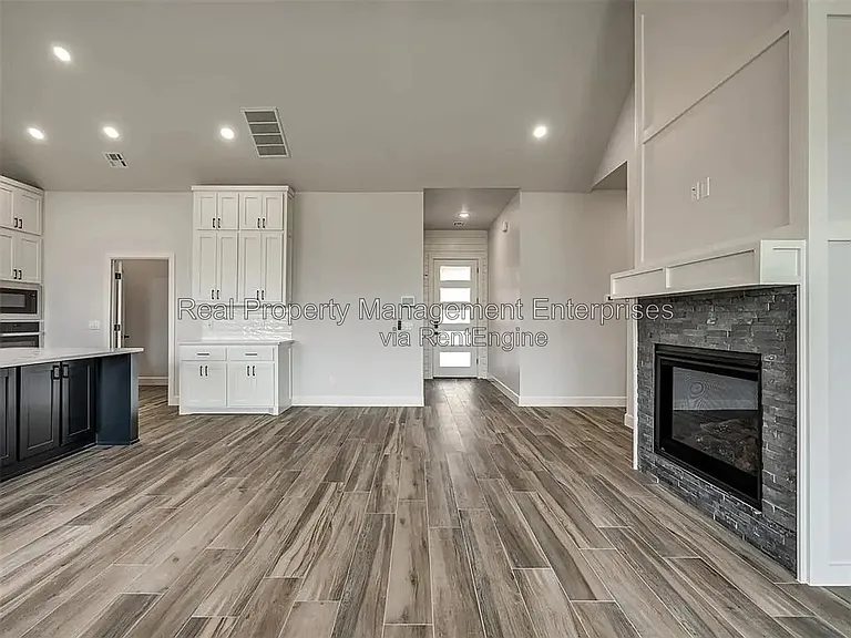 5933 NW 158th St — Photo 7