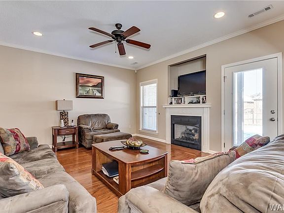 5th image of 6640 Helen Julia Ln