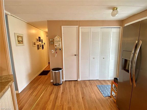 5th image of 6 Poinsettia Dr