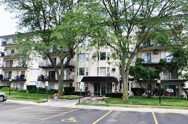 1st image of 5506 Lincoln Ave #A117