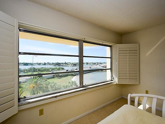 2nd image of 100 Bluff View Dr APT 303C