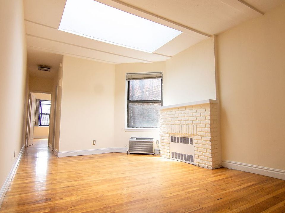 1st image of 76 Saint Marks Pl APT 4C