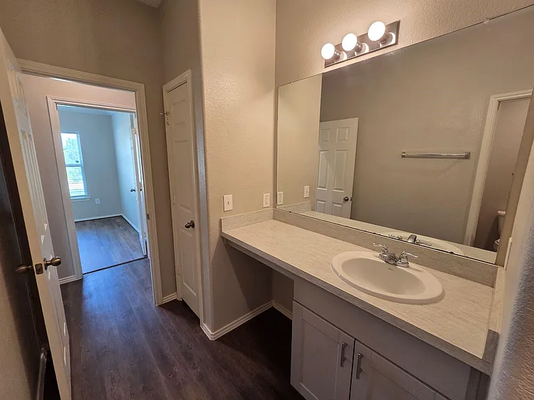 20714 Southern Woods Dr — Photo 24