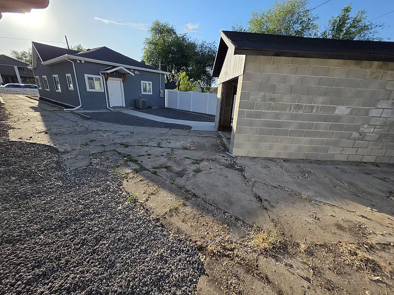 2736 Grant Ave — Photo 23