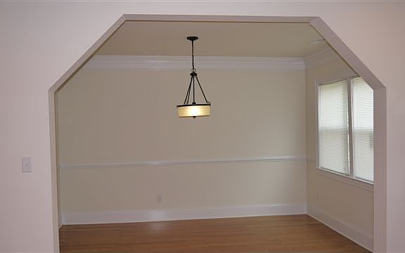 3rd image of 1308 Oakwood Ave
