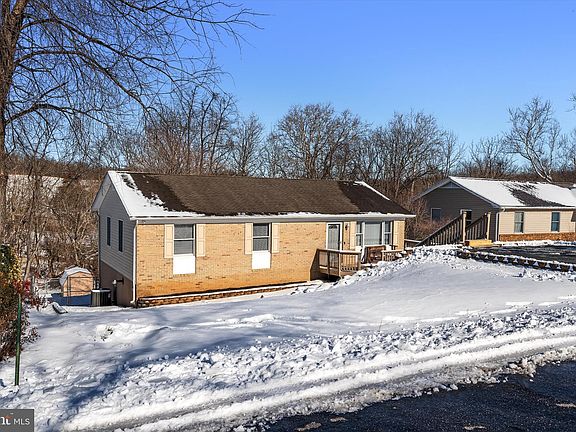 3rd image of 218 Lakeridge Dr