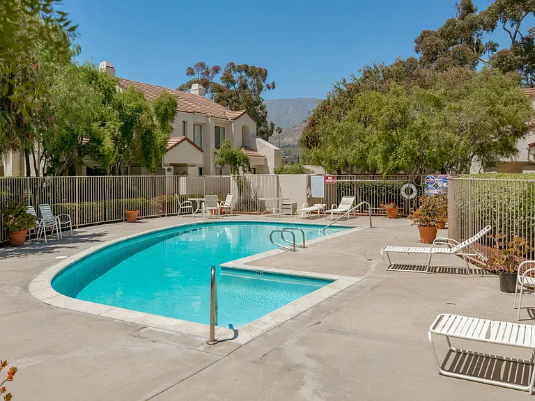4864 Sawyer Ave — Photo 10
