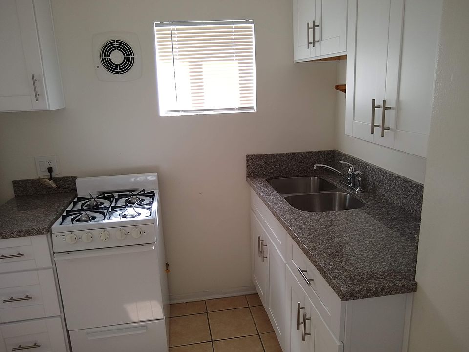 1st image of 131-137 30th St #131
