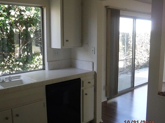 3rd image of 9586 El Cajon St