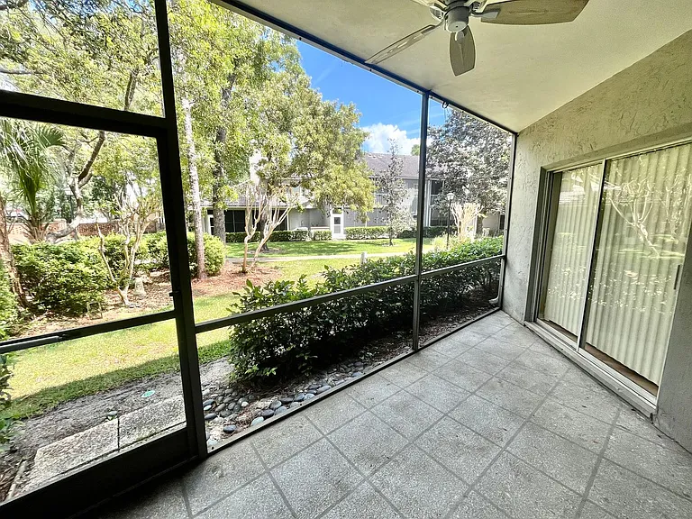 3970 Lancashire Ln — Photo 5