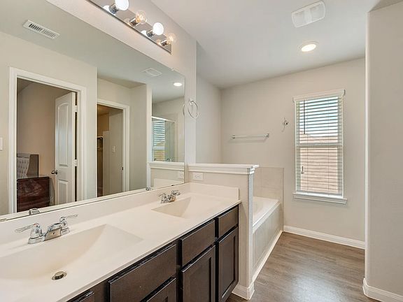 4th image of 5774 Paseo Pl #1