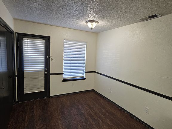 2nd image of 538 E Windsor Dr