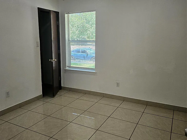 230 Rinehardt St — Photo 8