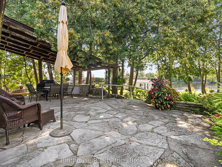 99 Riverside Dr — Photo 9