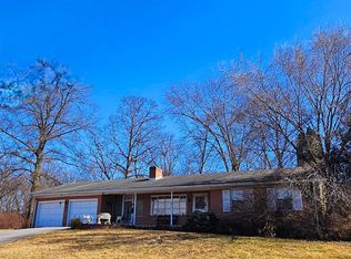20807 Emerald Dr, Hagerstown, MD 21742