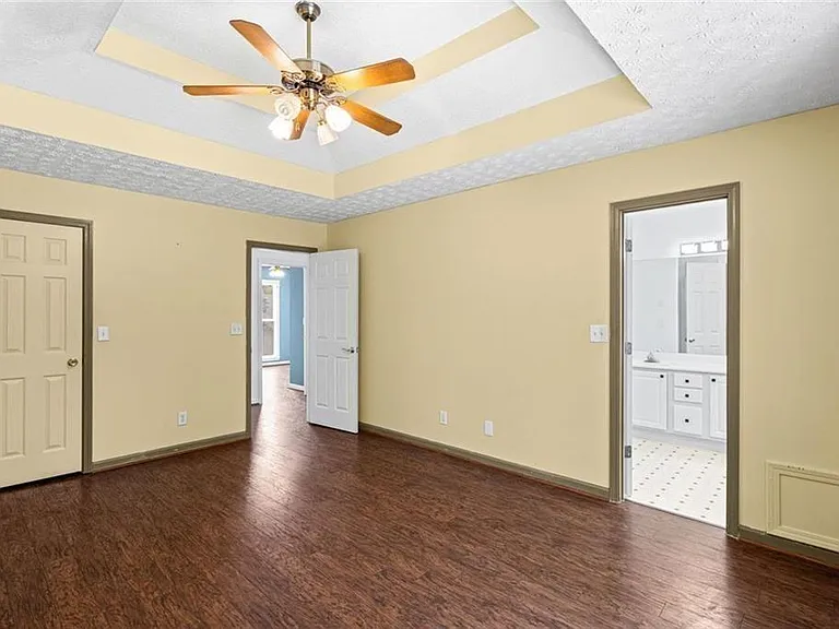 4240 Sugar Mill Dr — Photo 13