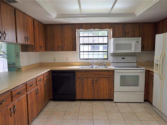 5th image of 52 Forest Park Dr