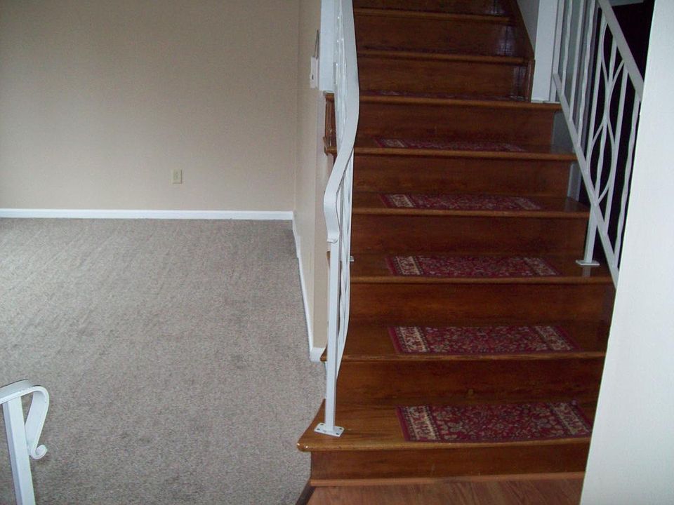 stairs to upstairs