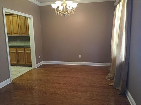 5th image of 506 Cleary Ave