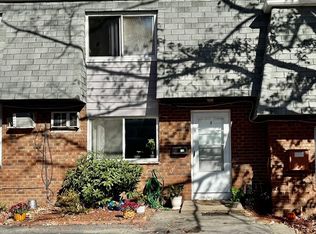 141 Thissell Ave APT 5, Dracut, MA 01826