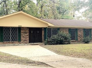 9200 Oakwood Dr, Bastrop, LA 71220