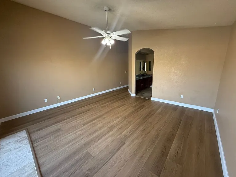 13425 Spring Valley Pkwy — Photo 19